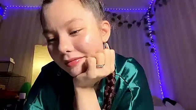 CutieSlim online show from February 22, 2026, 12:04 pm