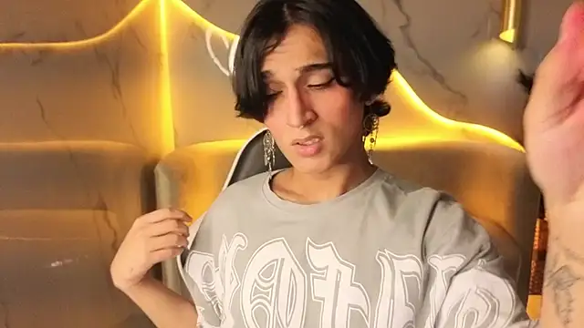 Snapshot of zoe_tp chatting on December 1, 2025, 8:03 pm zoe tp online show from December 1, 2025, 8:03 pm