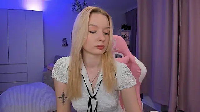 Snapshot of Tiffany_Paw chatting on November 29, 2025, 3:09 am Tiffany Paw online show from November 29, 2025, 3:09 am