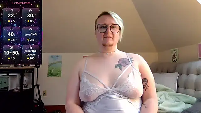 queerlyjaz online show from April 21, 2026, 5:50 pm