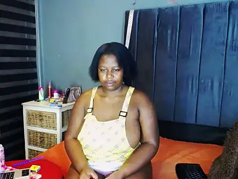 Snapshot of melanin_lizzy chatting on November 17, 2025, 5:19 pm melanin lizzy online show from November 17, 2025, 5:19 pm