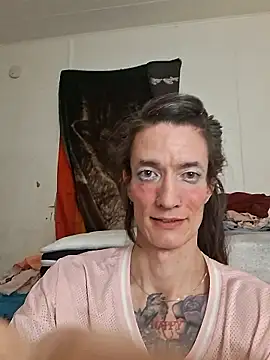 MaitressePomme3 online show from January 18, 2026, 3:10 am