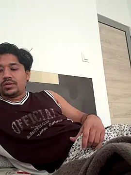 Snapshot of Jhonneeey chatting on November 17, 2025, 1:17 pm Jhonneeey online show from November 17, 2025, 1:17 pm