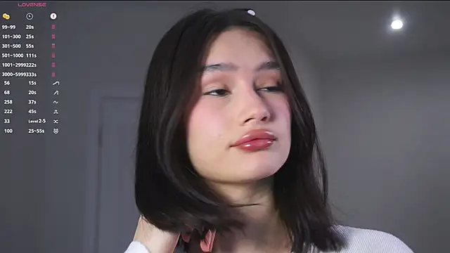 SoftLuna online show from November 25, 2025, 5:51 am