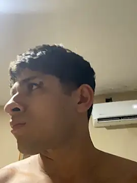 Snapshot of Benjxmin_077 chatting on November 17, 2025, 7:25 am Benjxmin 077 online show from November 17, 2025, 7:25 am