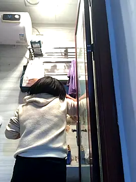 Yes-Baby-A online show from November 23, 2025, 12:38 pm