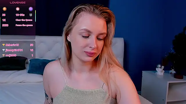 Snapshot of KiraRuiz chatting on February 11, 2026, 1:10 am KiraRuiz online show from February 11, 2026, 1:10 am