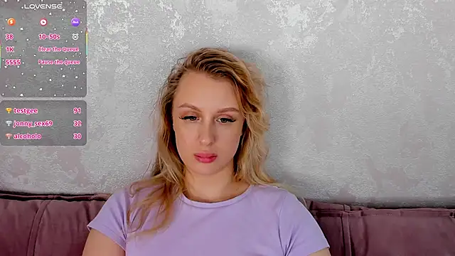 Snapshot of KiraRuiz chatting on March 2, 2026, 5:08 am KiraRuiz online show from March 2, 2026, 5:08 am