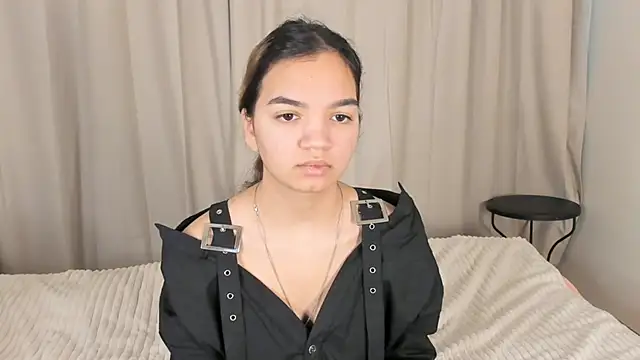 Snapshot of CoreenLuebbers chatting on November 21, 2025, 8:02 am CoreenLuebbers online show from November 21, 2025, 8:02 am