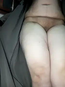 fati35flou online show from February 16, 2026, 11:01 pm