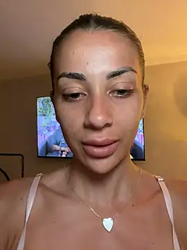 Snapshot of Badcrystal chatting on July 8, 2026, 10:25 pm Badcrystal online show from July 8, 2026, 10:25 pm