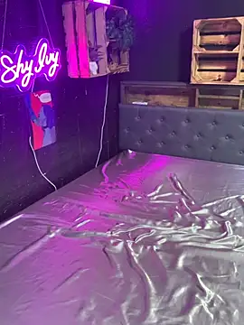 Shy-Ivy online show from November 19, 2025, 10:43 pm