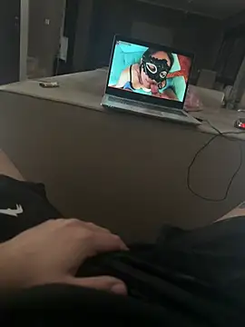 Snapshot of Locotre22 chatting on January 10, 2026, 11:34 am Locotre22 online show from January 10, 2026, 11:34 am