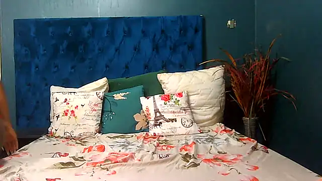 Snapshot of BrunetteNaomi8 chatting on February 8, 2026, 8:23 pm BrunetteNaomi8 online show from February 8, 2026, 8:23 pm