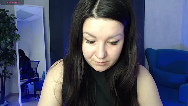 still  her online show from December 3, 2025, 1:24 am