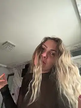 Goldgodess online show from November 26, 2025, 6:14 am