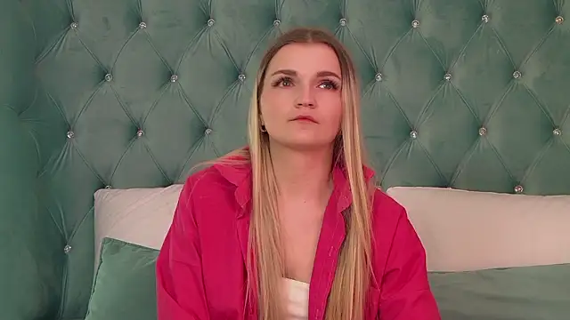 Snapshot of AnnyRaii chatting on February 2, 2026, 6:23 am AnnyRaii online show from February 2, 2026, 6:23 am