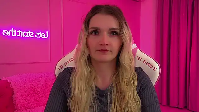 Snapshot of AnnyRaii chatting on February 7, 2026, 6:33 pm AnnyRaii online show from February 7, 2026, 6:33 pm