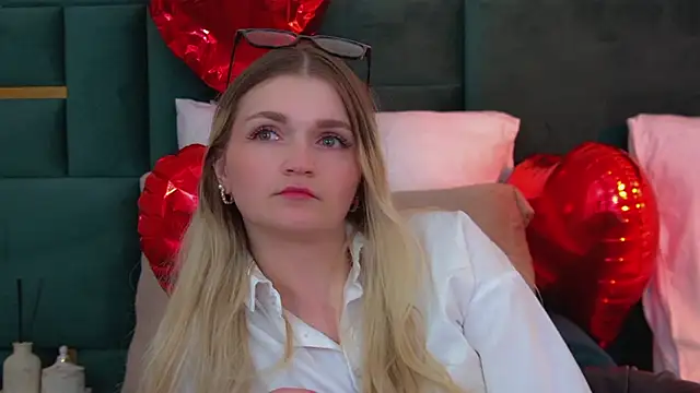 Snapshot of AnnyRaii chatting on February 14, 2026, 6:04 pm AnnyRaii online show from February 14, 2026, 6:04 pm