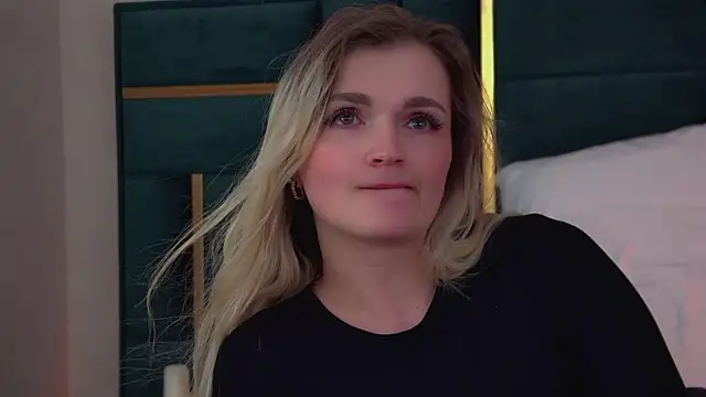 Snapshot of AnnyRaii chatting on February 21, 2026, 6:31 pm AnnyRaii online show from February 21, 2026, 6:31 pm