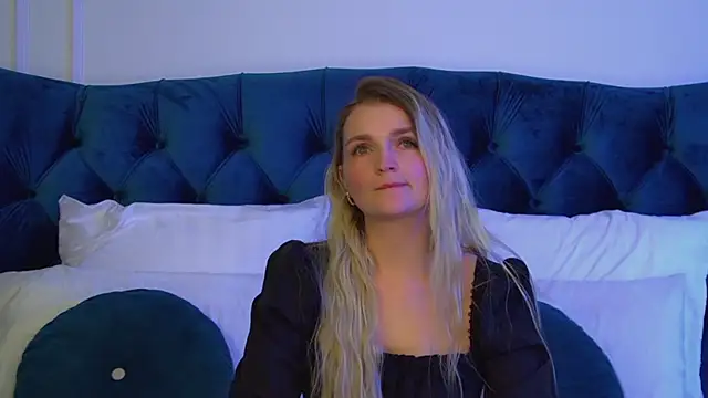 Snapshot of AnnyRaii chatting on February 26, 2026, 6:18 pm AnnyRaii online show from February 26, 2026, 6:18 pm