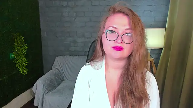 Snapshot of Mary_Klay chatting on November 18, 2025, 4:22 pm Mary Klay online show from November 18, 2025, 4:22 pm