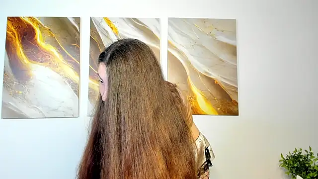 Snapshot of LiraRevery chatting on November 25, 2025, 3:28 am LiraRevery online show from November 25, 2025, 3:28 am