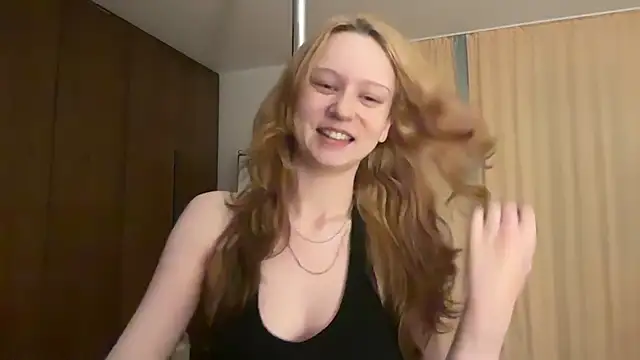 evelynnmaeee online show from April 29, 2026, 11:44 pm