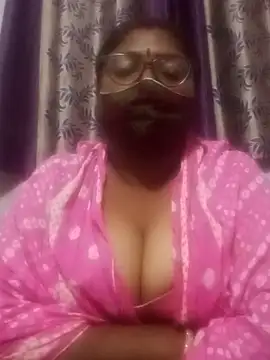 Simran62 online show from February 1, 2026, 6:28 pm