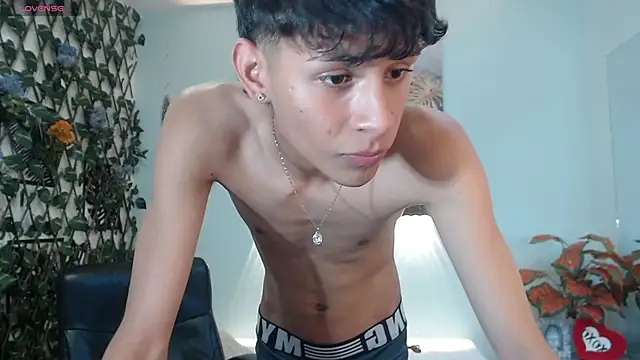 DraxBlade09 online show from November 24, 2025, 7:46 pm