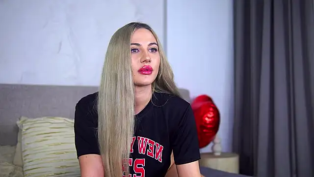 Snapshot of Chloe_GraceeX chatting on February 18, 2026, 12:06 am Chloe GraceeX online show from February 18, 2026, 12:06 am