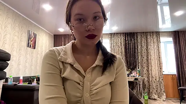 Snapshot of OliviaMoon_24 chatting on November 21, 2025, 4:11 am OliviaMoon 24 online show from November 21, 2025, 4:11 am