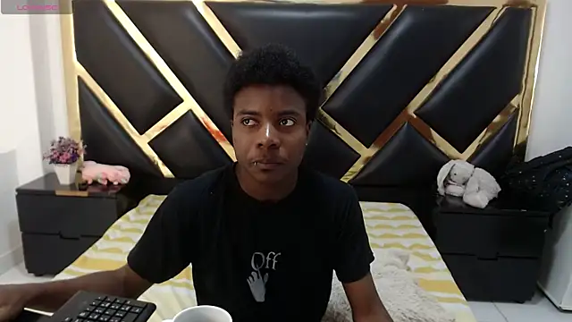 NoahJhonson69 online show from May 28, 2026, 11:29 am