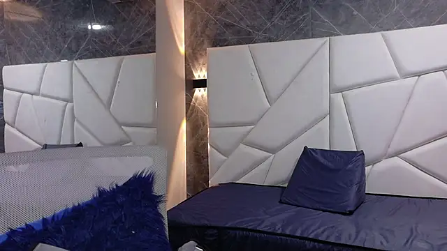 Snapshot of pettymoon1 chatting on November 26, 2025, 11:33 am pettymoon1 online show from November 26, 2025, 11:33 am