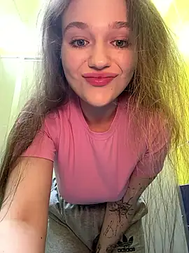 Snapshot of RussianWoman chatting on January 10, 2026, 6:26 am RussianWoman online show from January 10, 2026, 6:26 am