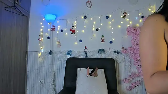 Nicole diaz7 online show from December 22, 2025, 7:33 pm