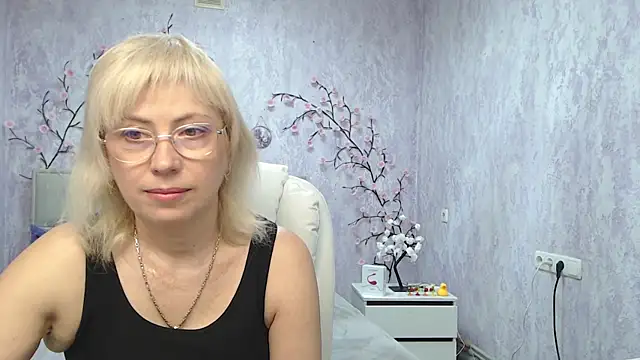 LaurenWishy online show from May 18, 2026, 5:13 am