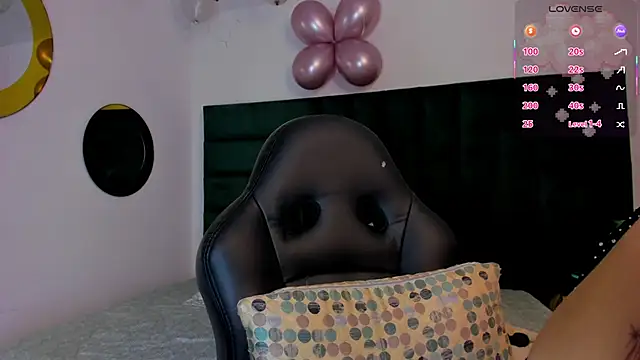 MarieTaylor  online show from December 13, 2025, 7:53 pm