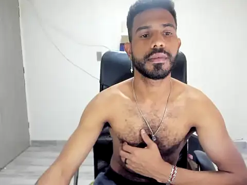 alberthot11 online show from April 16, 2026, 5:36 pm