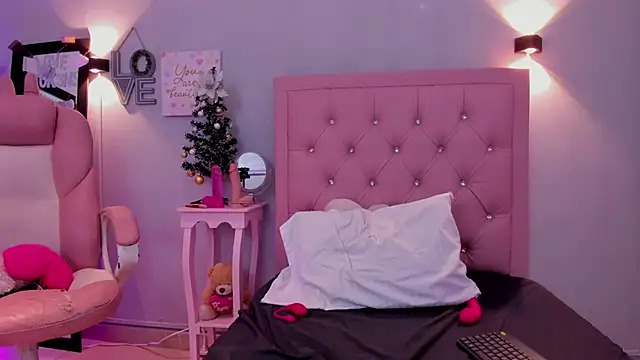 MiaWhiteBunny online show from December 2, 2025, 2:39 am