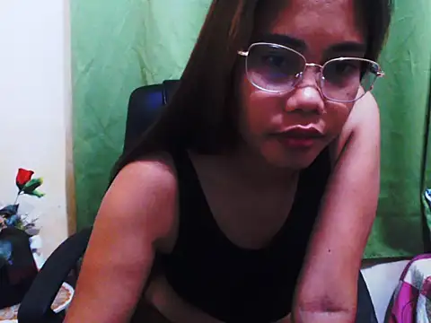 Snapshot of HotAsian_Yazzi69 chatting on November 26, 2025, 5:47 pm HotAsian Yazzi69 online show from November 26, 2025, 5:47 pm