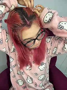 Valen-Foxx1 online show from April 2, 2026, 10:24 am