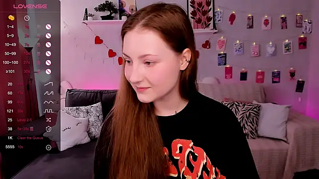 velvet cherry  online show from April 25, 2026, 7:55 am