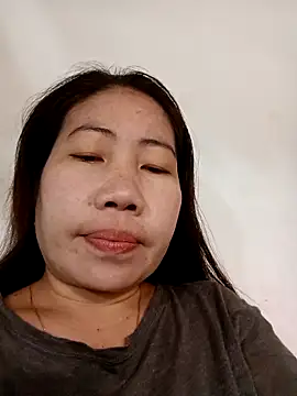 Snapshot of Reema_143 chatting on November 26, 2025, 2:01 am Reema 143 online show from November 26, 2025, 2:01 am