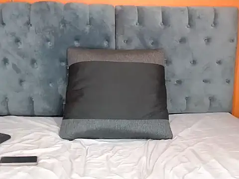 Snapshot of SEXYBUBBLES_xXx chatting on November 19, 2025, 9:15 pm SEXYBUBBLES xXx online show from November 19, 2025, 9:15 pm