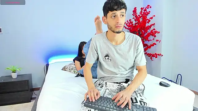 Snapshot of dracke_and_zara chatting on February 18, 2026, 12:12 pm dracke and zara online show from February 18, 2026, 12:12 pm