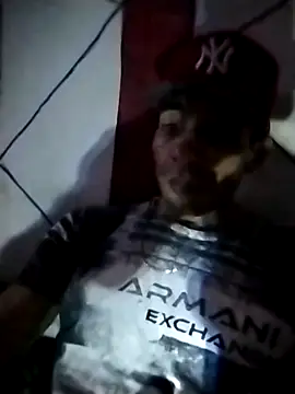 Snapshot of aletr15la chatting on November 30, 2025, 5:44 am aletr15la online show from November 30, 2025, 5:44 am