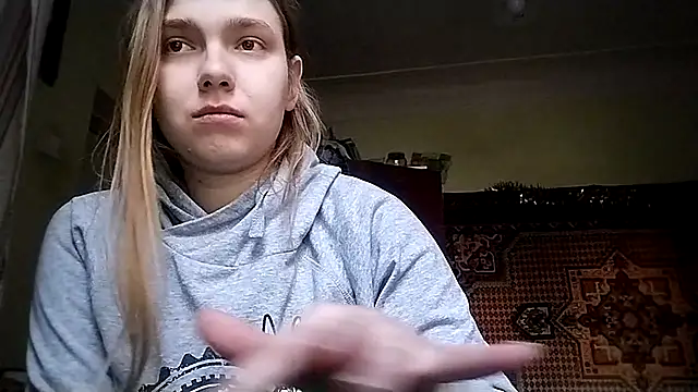 Snapshot of KikiBang chatting on December 23, 2025, 8:45 am KikiBang online show from December 23, 2025, 8:45 am