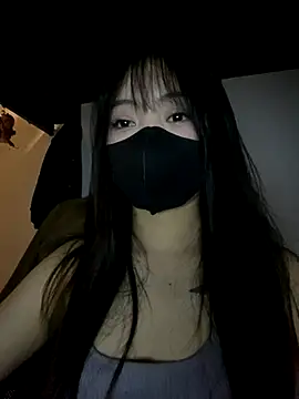 Anamis18 online show from December 3, 2025, 7:45 pm