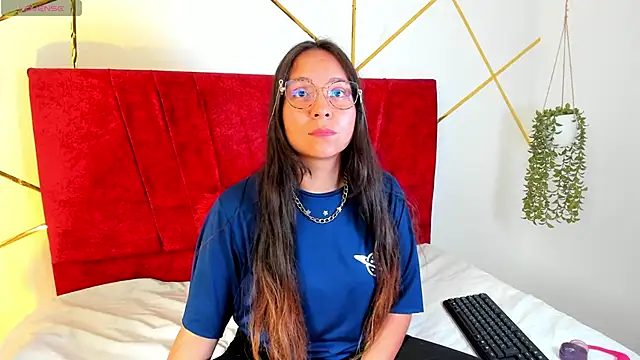 Julieta Lein  online show from January 9, 2026, 9:16 pm